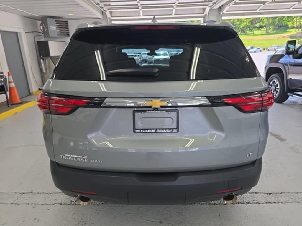 Used 2023 Chevrolet Traverse LT Cloth SUV