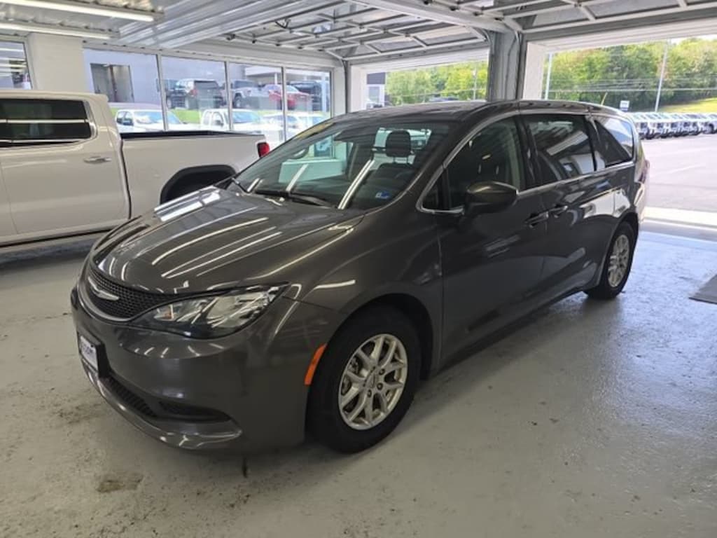 Used 2023 Chrysler Voyager LX