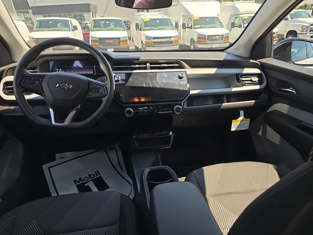 2027 Chevrolet Bolt LT - Photo 11