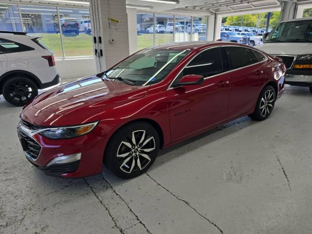 Used 2025 Chevrolet Malibu RS Car