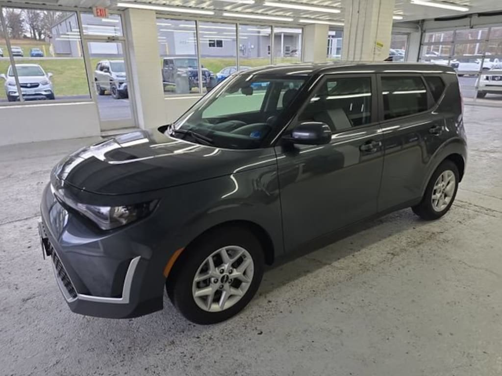 Used 2025 Kia Soul LX Crossover