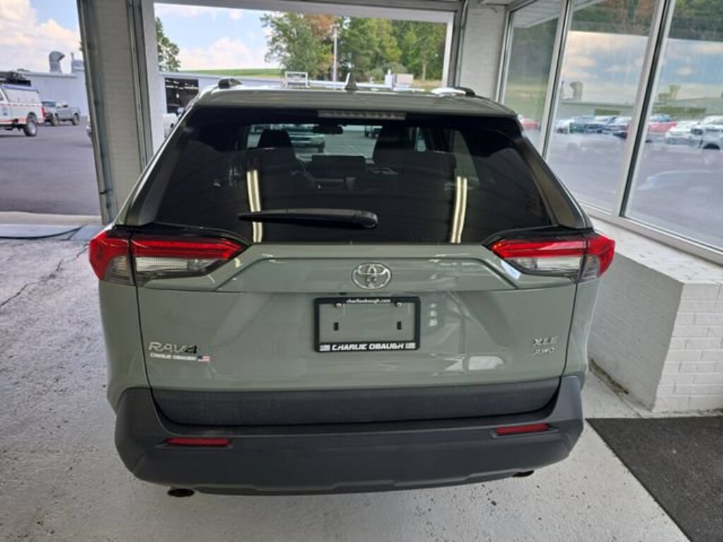 Used 2021 Toyota RAV4 XLE SUV