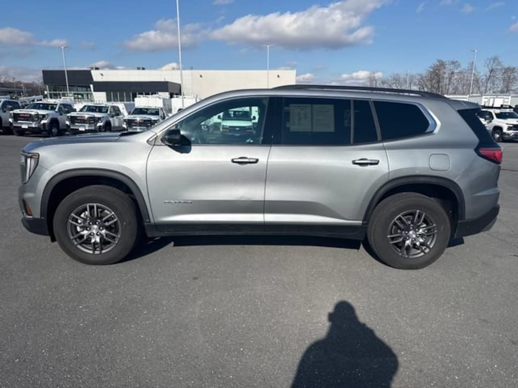 Used 2025 GMC Acadia Elevation SUV