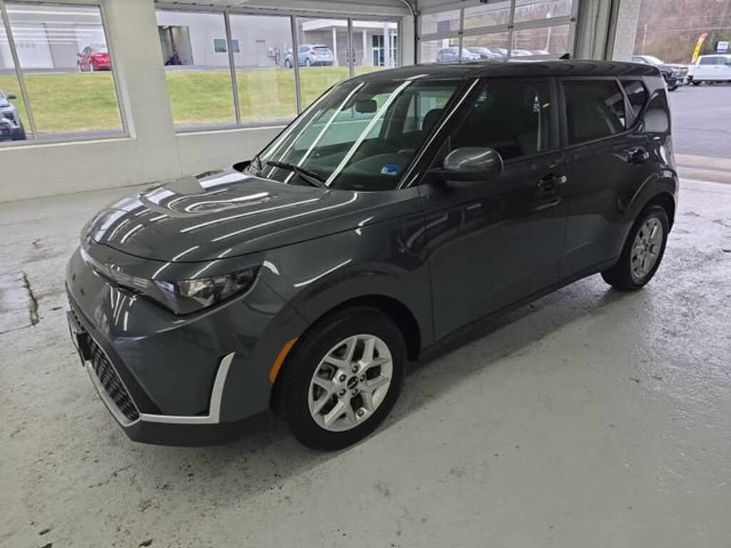 Used 2025 Kia Soul LX Crossover
