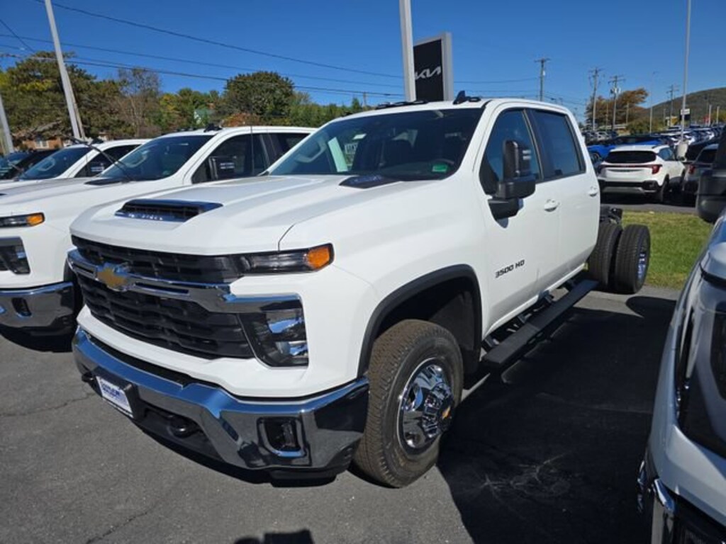 New 2026 Chevrolet Silverado 3500 HD Chassis Cab LT Truck