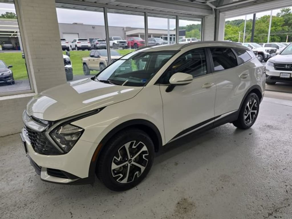 Used 2023 Kia Sportage Hybrid EX SUV