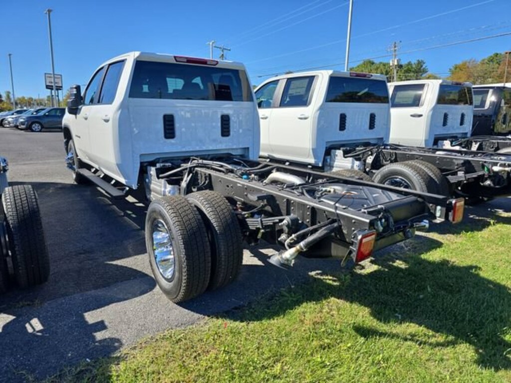 New 2026 Chevrolet Silverado 3500 HD Chassis Cab LT Truck