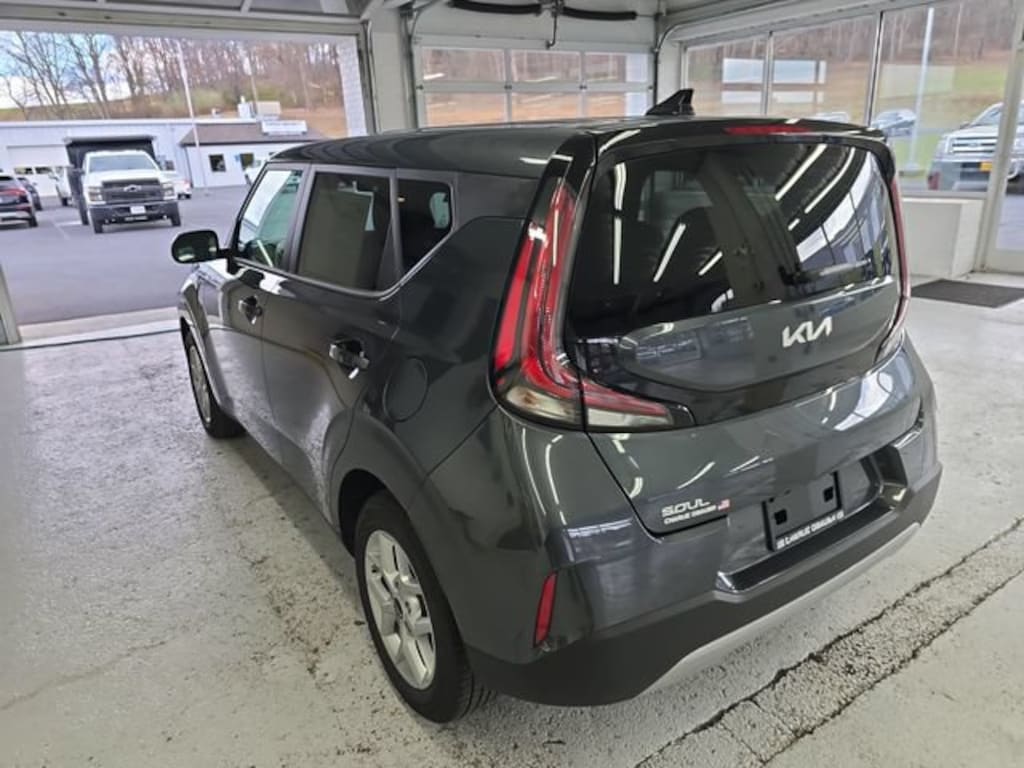 Used 2025 Kia Soul LX Crossover