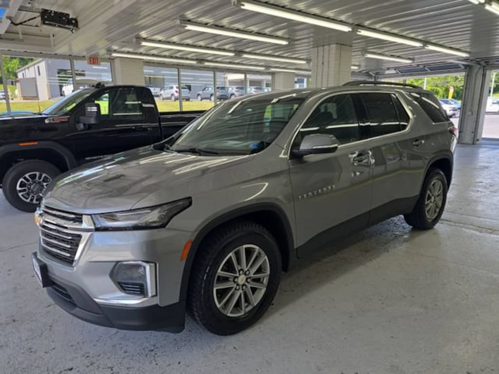 Used 2023 Chevrolet Traverse LT Cloth SUV