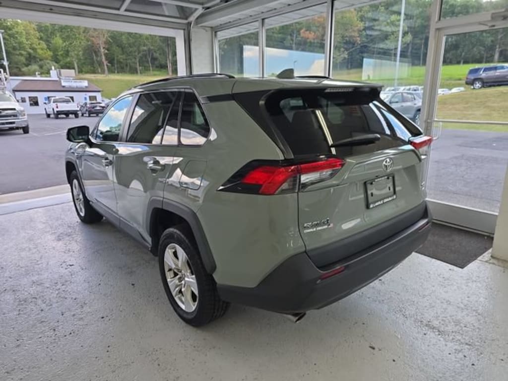 Used 2021 Toyota RAV4 XLE SUV