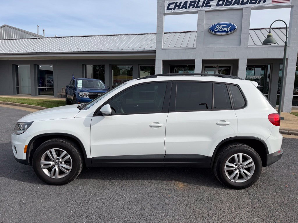 Used 2017 Volkswagen Tiguan S with VIN WVGBV7AX1HK007193 for sale in Waynesboro, VA