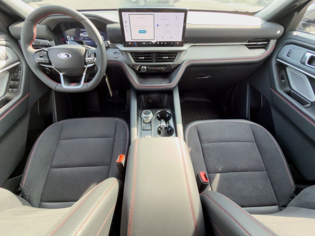 2026 Ford Explorer ST - Photo 16