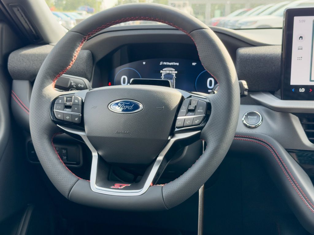 2026 Ford Explorer ST - Photo 12