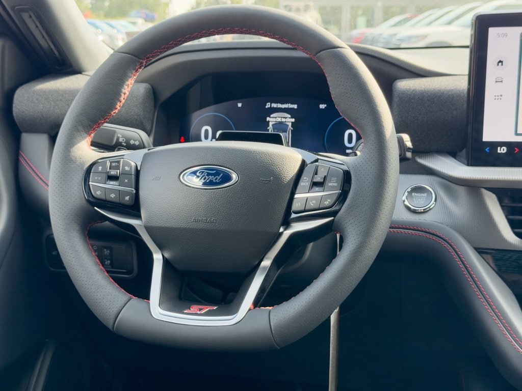 2026 Ford Explorer ST - Photo 11