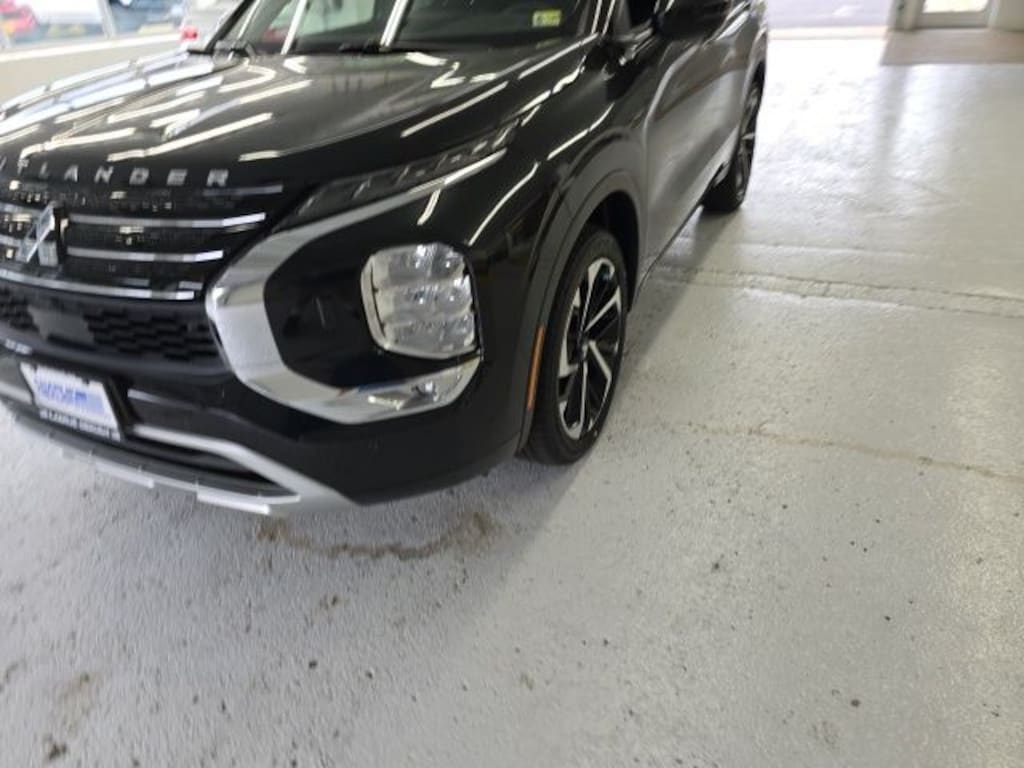 Used 2024 Mitsubishi Outlander SEL SUV