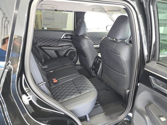 2024 Mitsubishi Outlander SEL - Photo 17