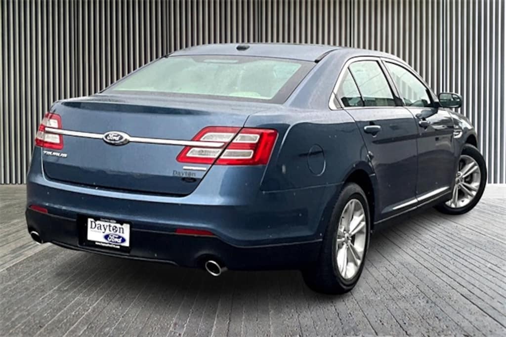 Used 2018 Ford Taurus SE ***20,000 miles*** Sedan