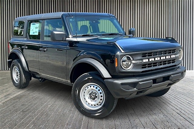 2025 Ford Bronco Base photo 2