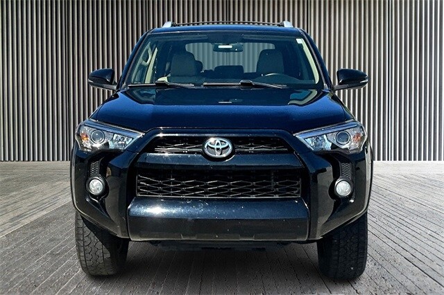 2015 Toyota 4Runner SR5 Premium 4WD photo 2