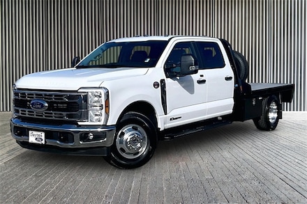 2026 Ford F-350 Chassis Crew Cab & Chassis 6.7L Diesel DRW Truck Crew Cab