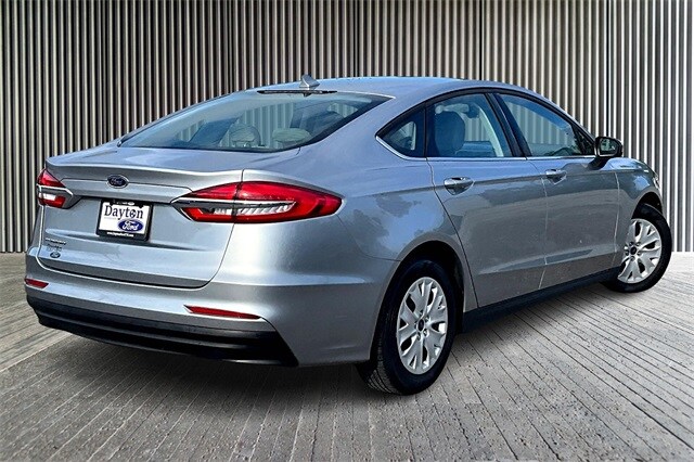 2020 Ford Fusion S photo 2