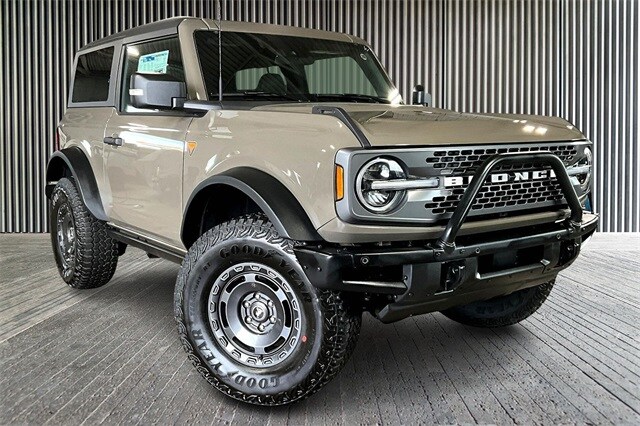 2025 Ford Bronco Badlands photo 2