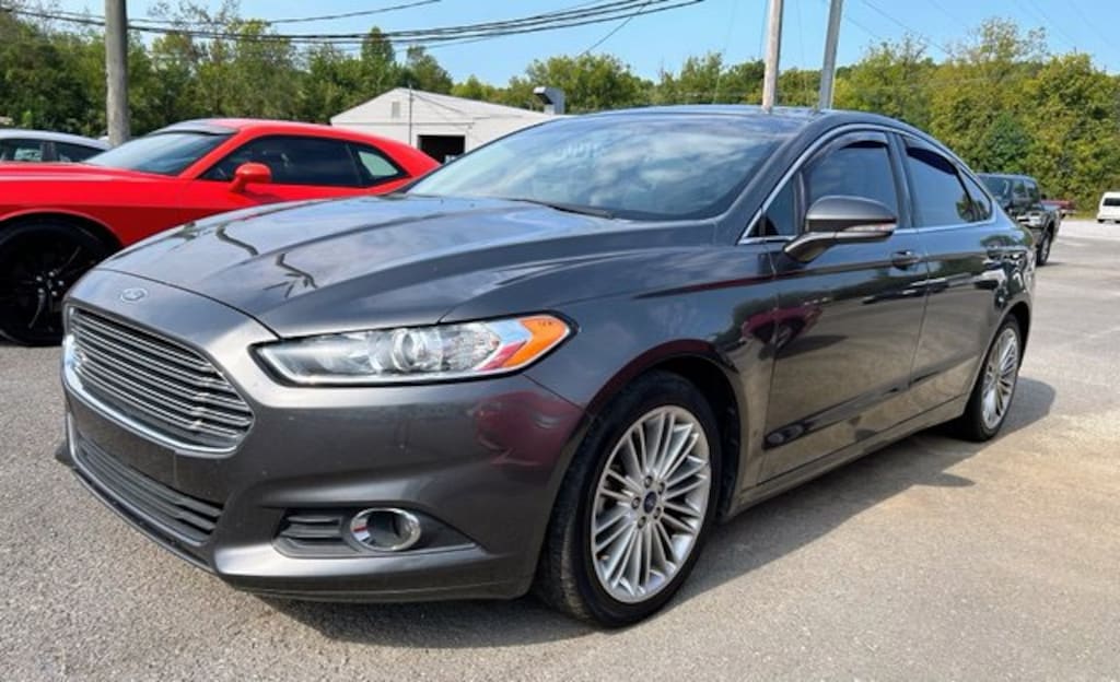 Used 2016 Ford Fusion SE Sedan