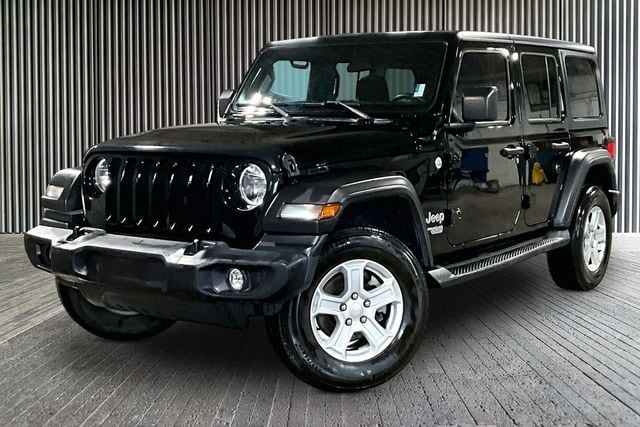 2020 Jeep Wrangler Sport S's photo