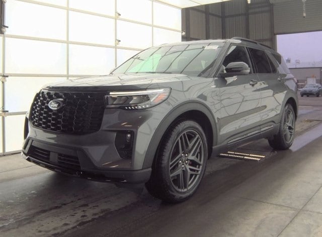2025 Ford Explorer ST Line's photo