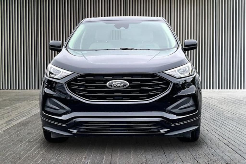 Used 2024 Ford Edge SE SUV