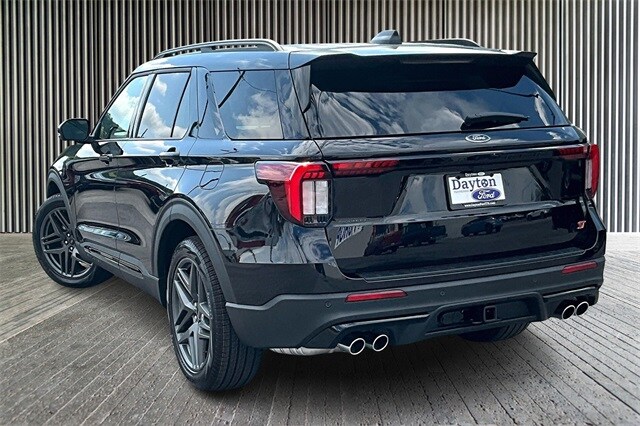 2025 Ford Explorer ST photo 2