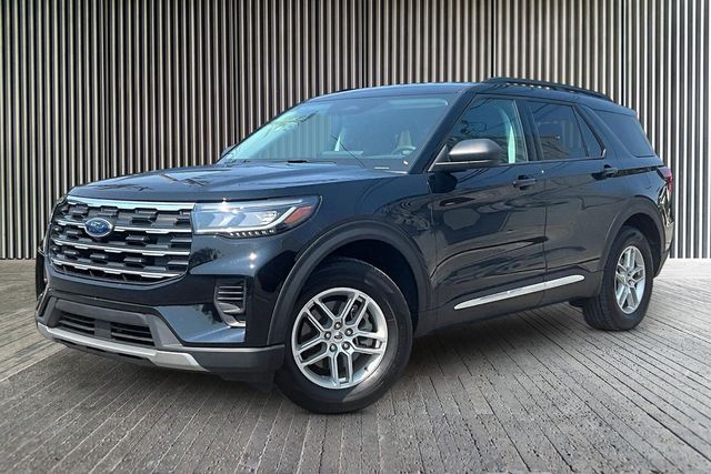Used 2025 Ford Explorer Active