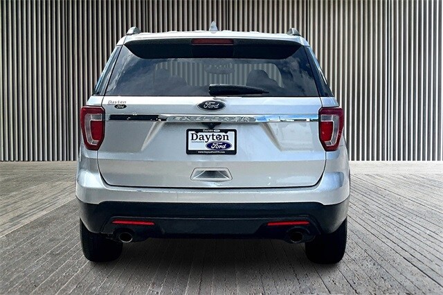 2017 Ford Explorer Base photo 3