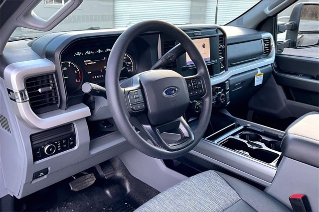 2026 Ford F-350 Super Duty XLT - Photo 6