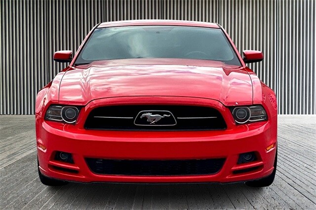 2013 Ford Mustang V6 Premium photo 3