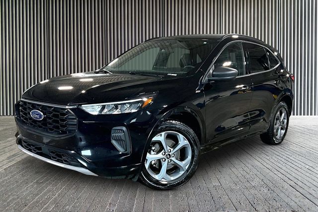 2023 Ford Escape ST-Line AWD's photo