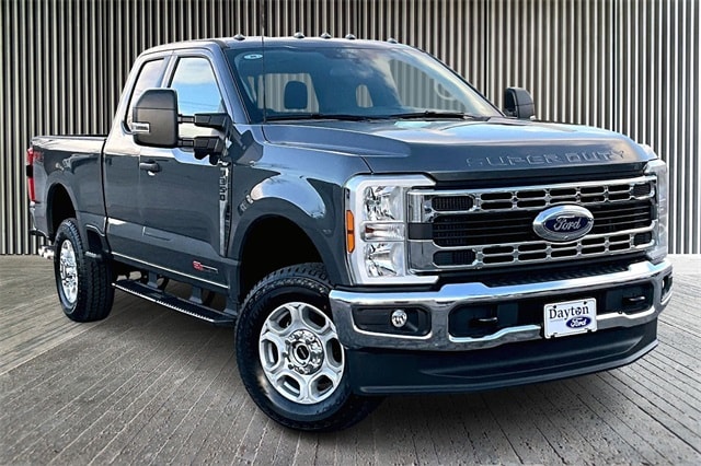 2026 Ford F-350 Super Duty XLT - Photo 2
