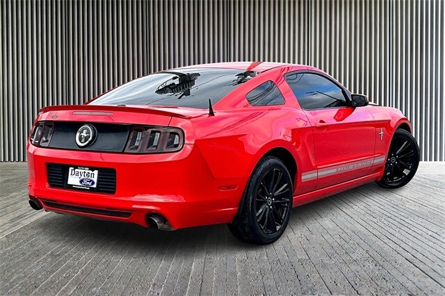 2013 Ford Mustang V6 Premium photo 2