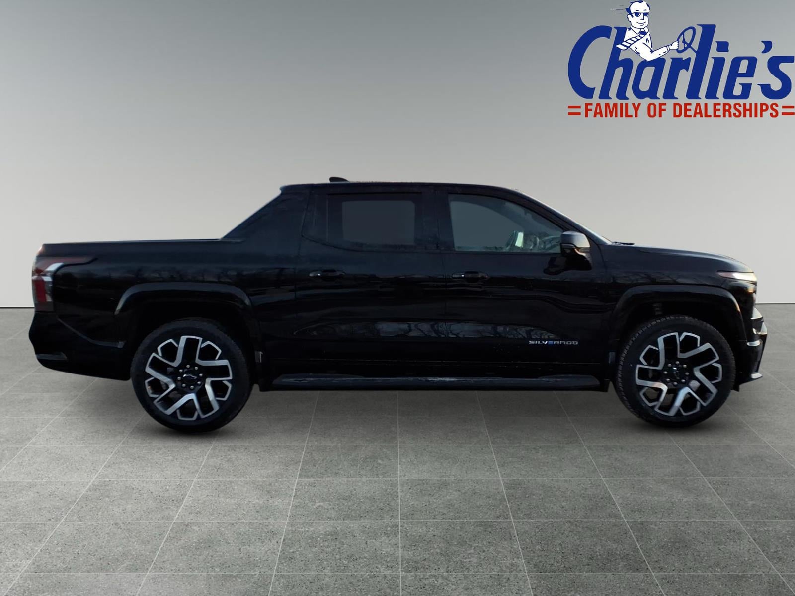 2025 Chevrolet Silverado EV RST - Photo 4