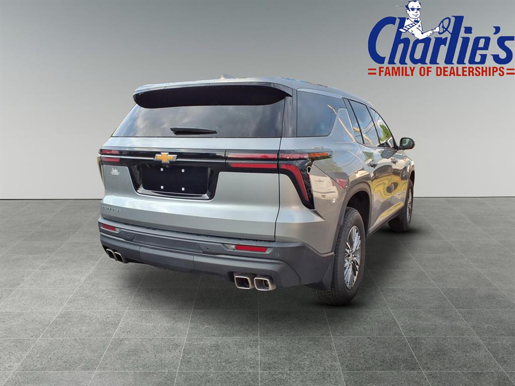 2024 Chevrolet Traverse LS photo 4