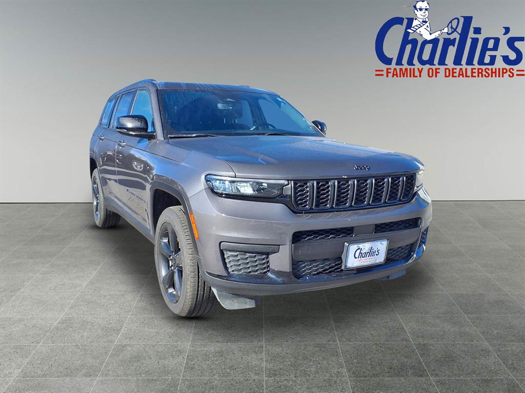 2023 Jeep Grand Cherokee Altitude photo 2