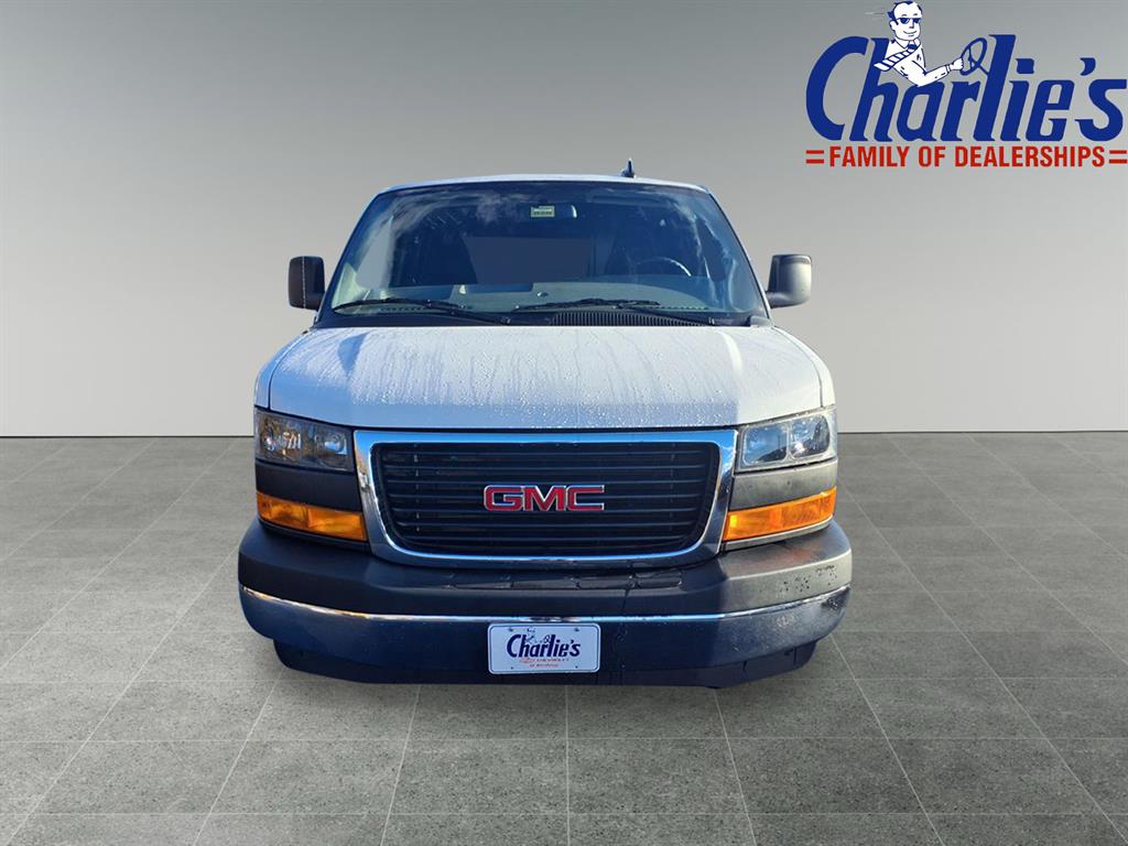 2024 Gmc Savana Cargo 2500 photo 2
