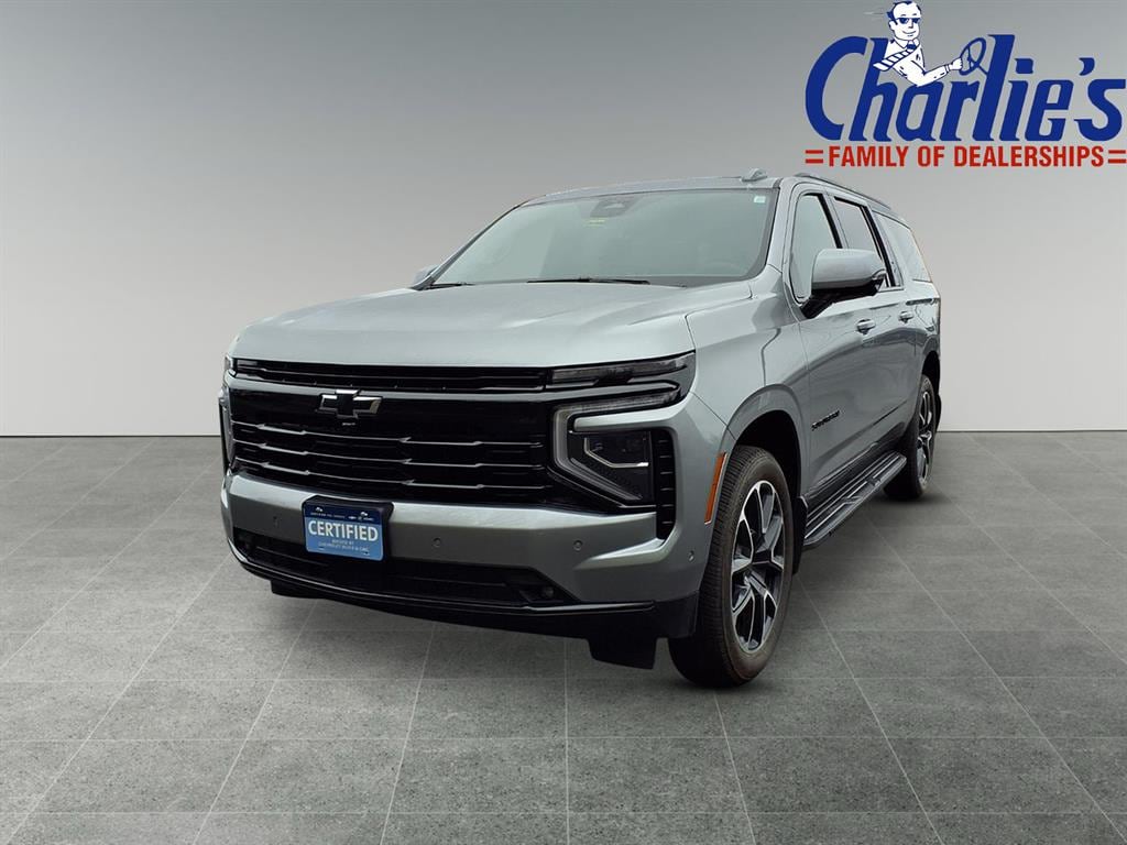 2025 Chevrolet Suburban RST's photo