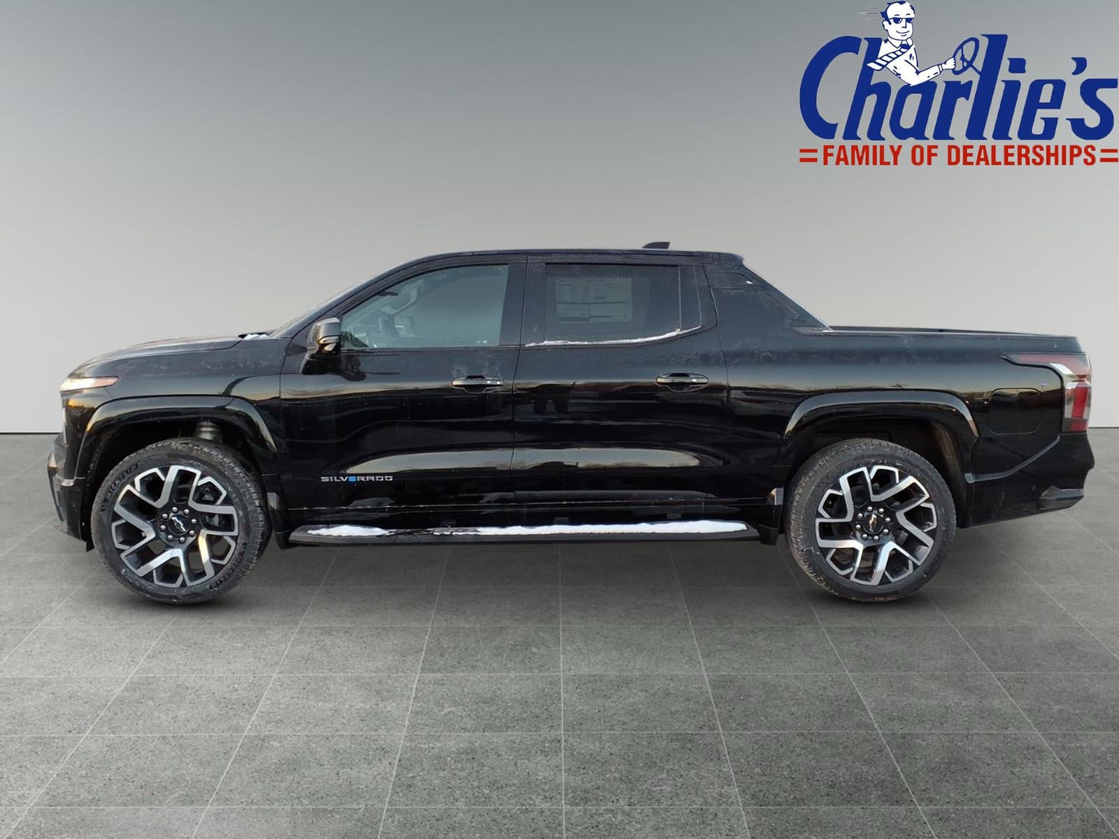 2025 Chevrolet Silverado EV RST - Photo 7