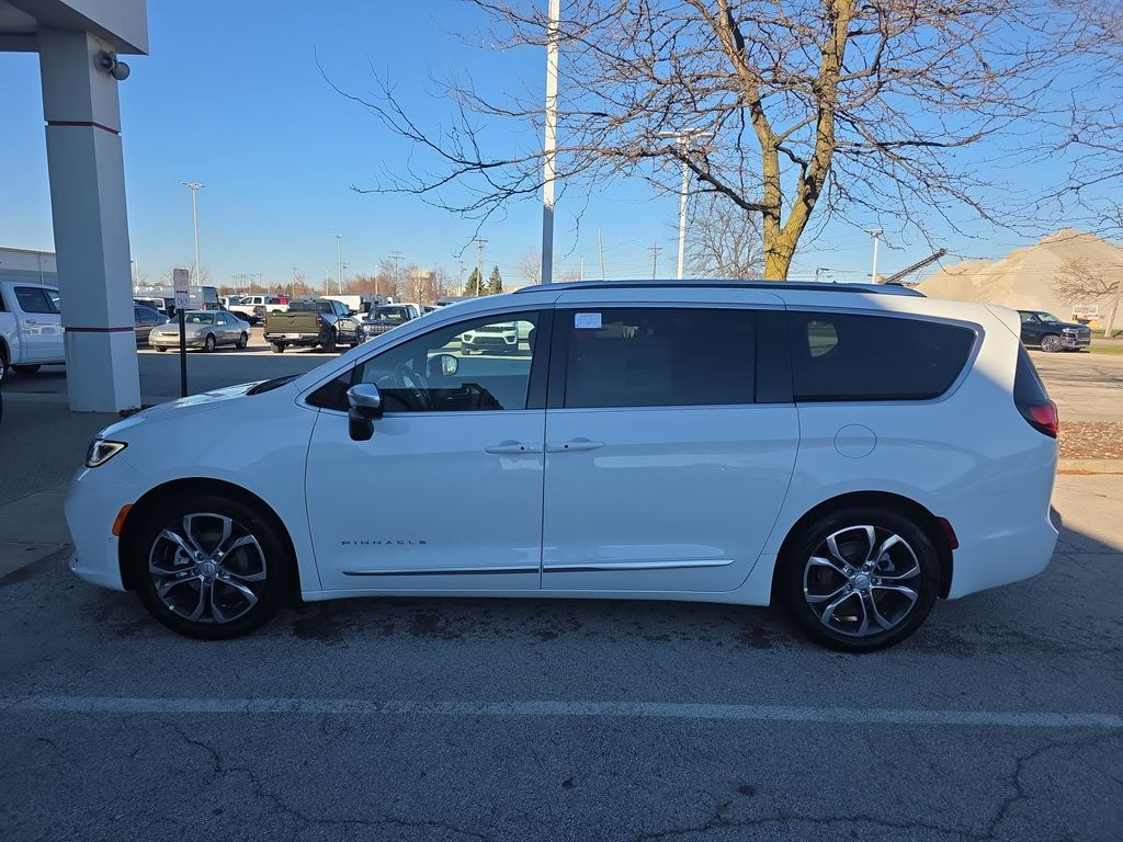New 2026 Chrysler Pacifica PINNACLE Passenger Van