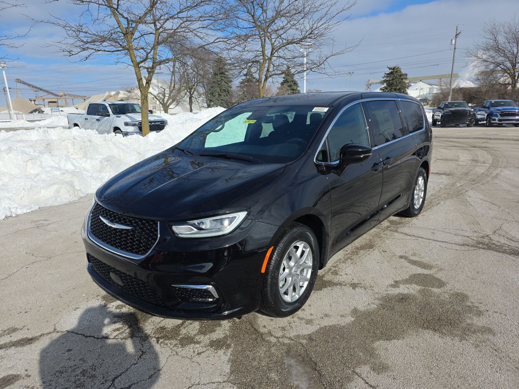 2026 Chrysler Pacifica Passenger Van 
