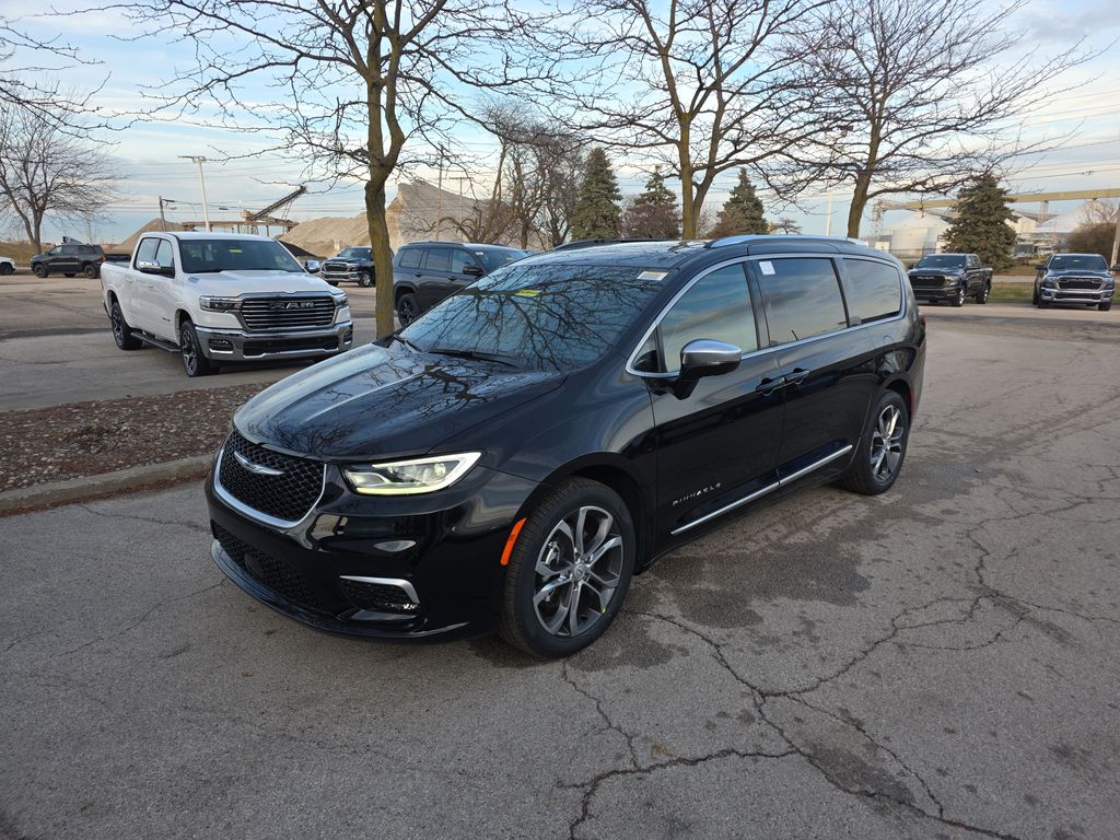2026 Chrysler Pacifica Pinnacle's photo