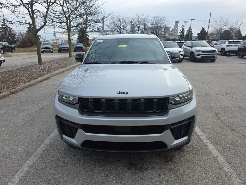 2026 Jeep Grand Cherokee Laredo - Photo 2