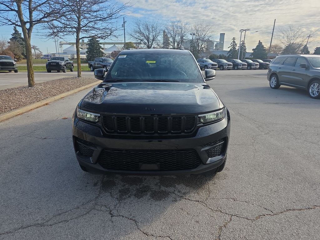 New 2025 Jeep Grand Cherokee ALTITUDE 4X4 Sport Utility