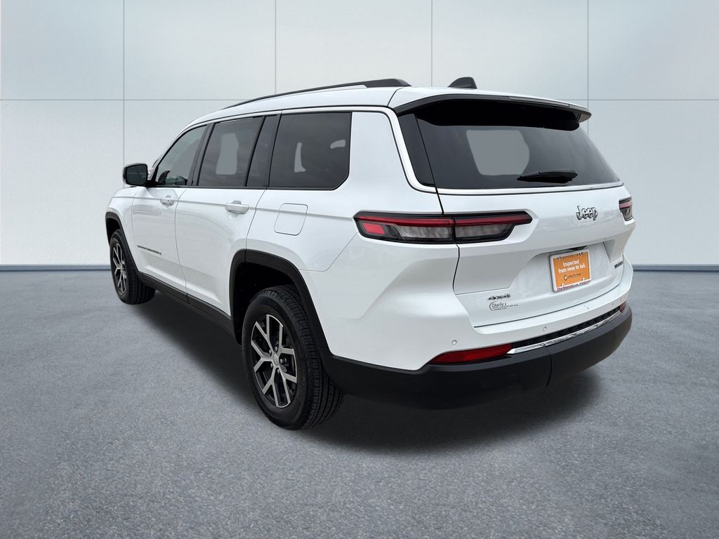 2023 Jeep Grand Cherokee Limited photo 3